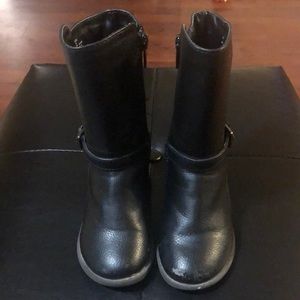 The children’s Place black boots size 6.